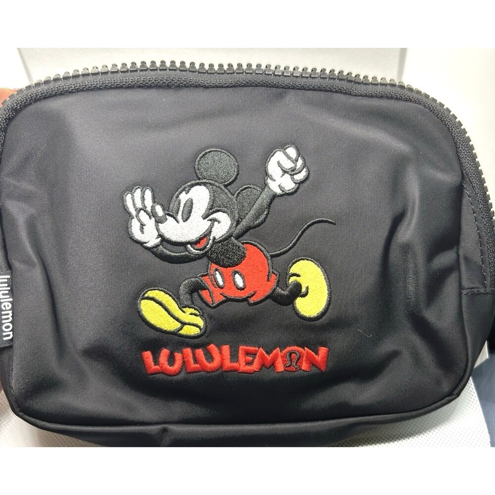 Lululemon x Disney Everywhere Belt Bag 1L Mickey in Motion Graphic NWT